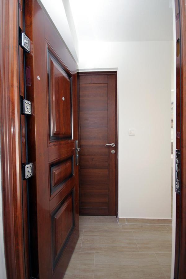 Apartments Residence Dj Petrovac Екстер'єр фото