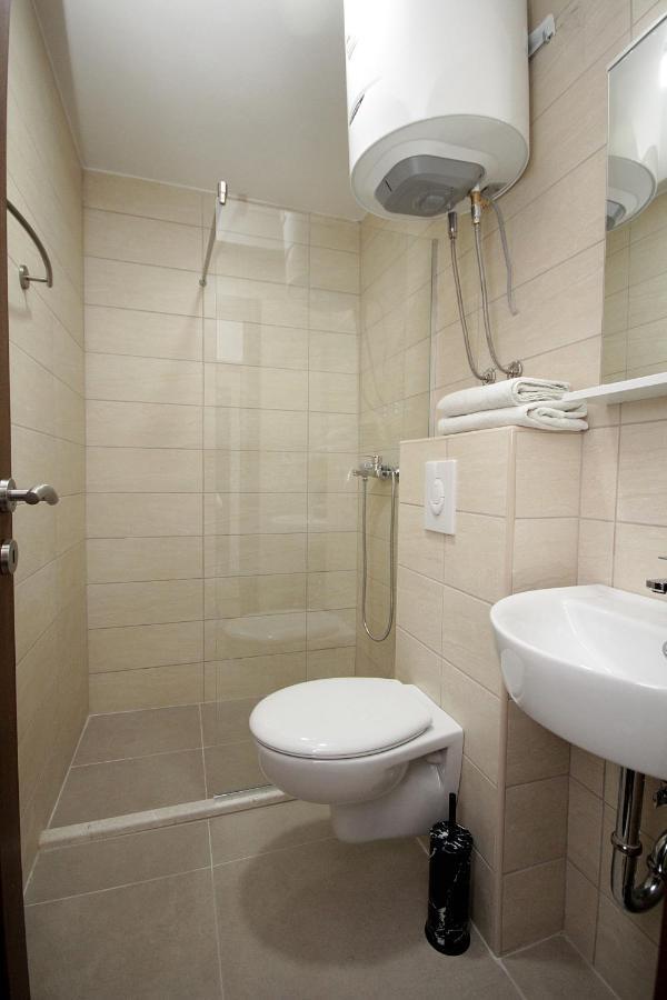 Apartments Residence Dj Petrovac Екстер'єр фото