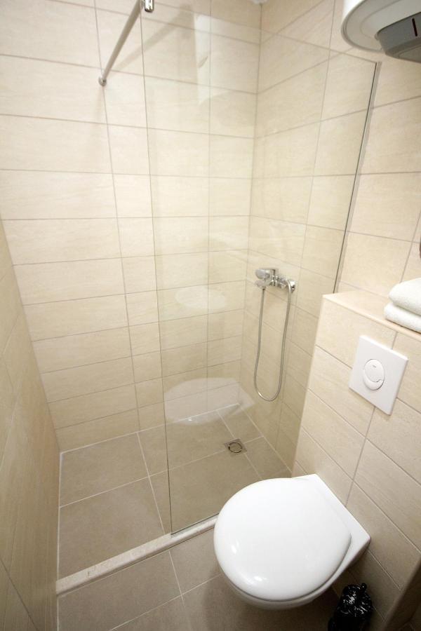 Apartments Residence Dj Petrovac Екстер'єр фото